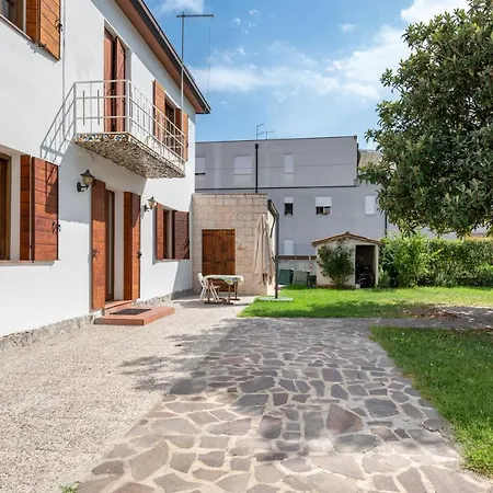 Casa Nespolo 펜션 *
